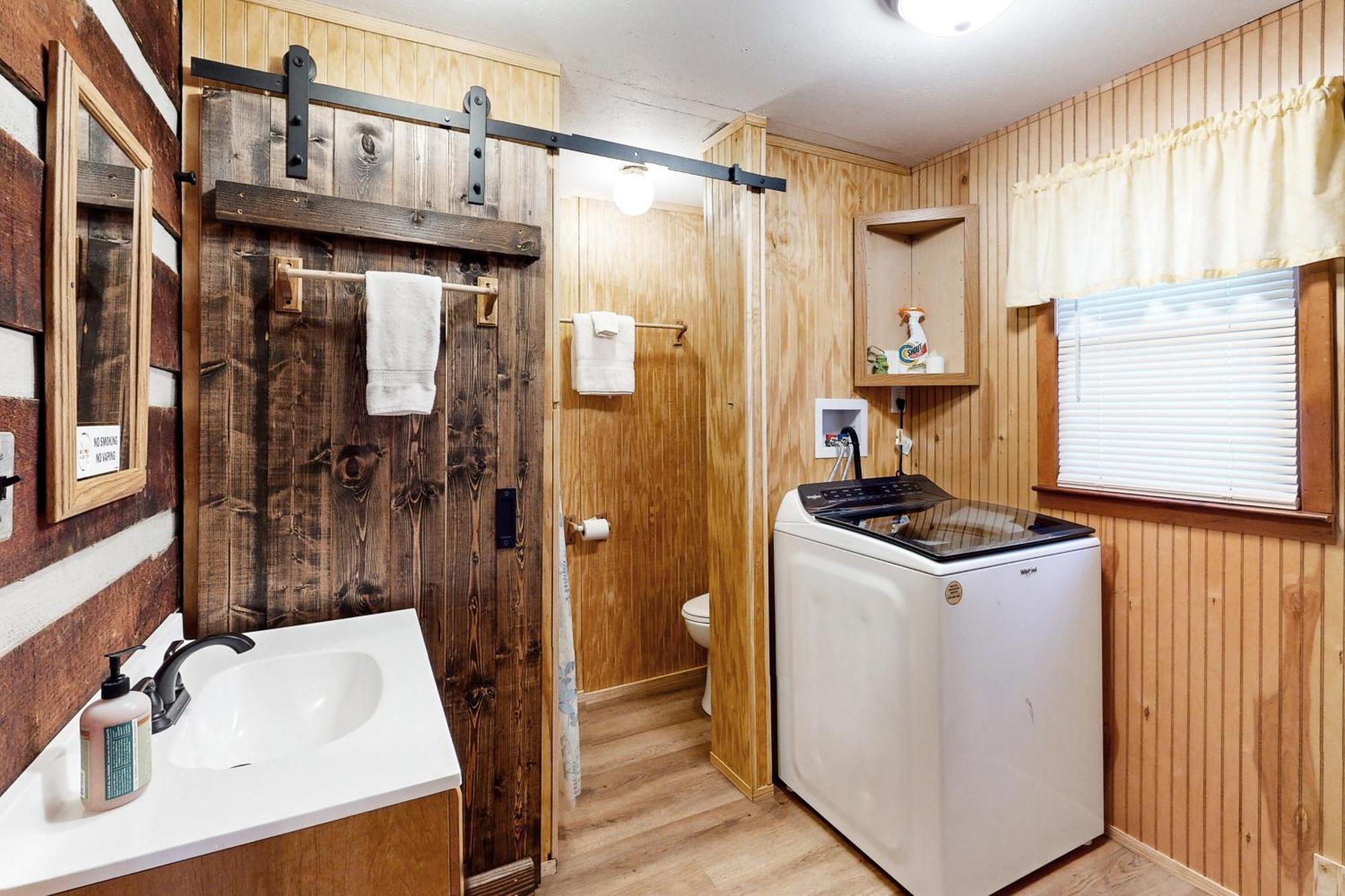 2 Bed 2 Bath Vacation Home In Whittier II ภายนอก รูปภาพ