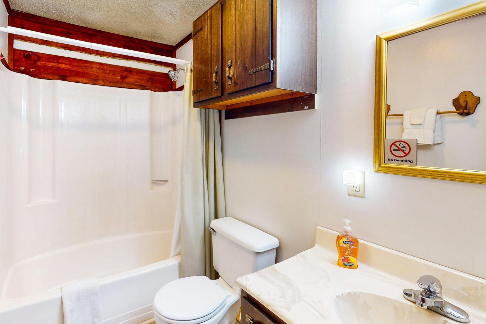 2 Bed 2 Bath Vacation Home In Whittier II ภายนอก รูปภาพ